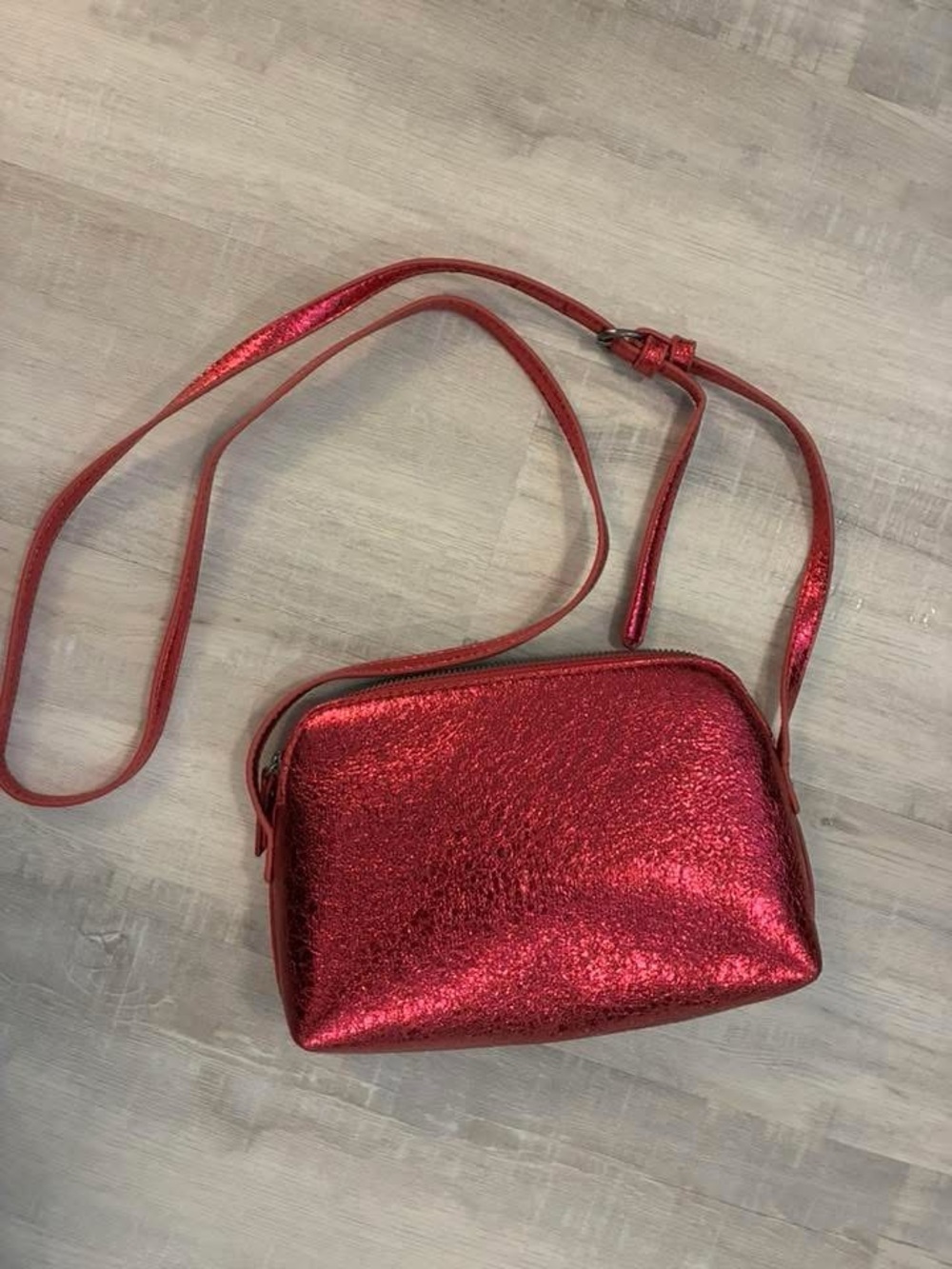 Metallic Red Crossbody Bag - Sleek Glitter Finish